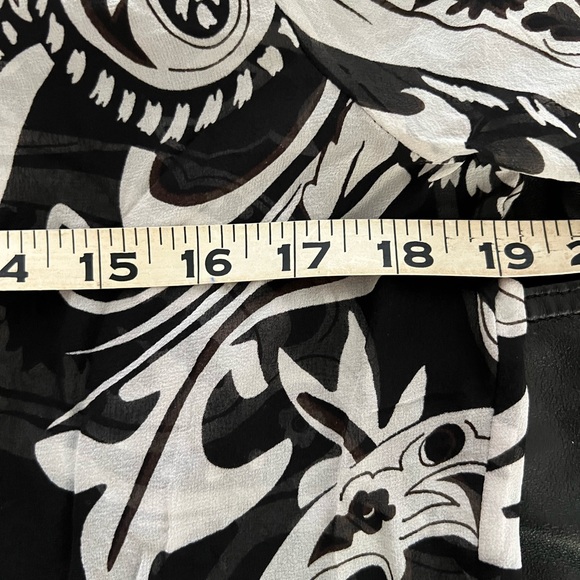 Chicos sheer beaded black and white tunic size 1 - Picture 8 of 8